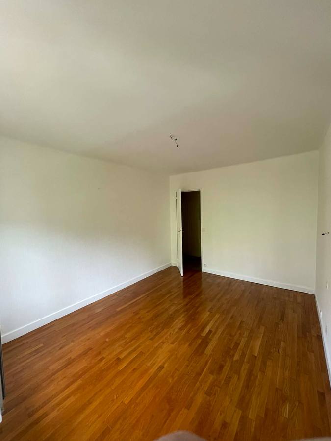 Pose de parquet stratifié à Pirey