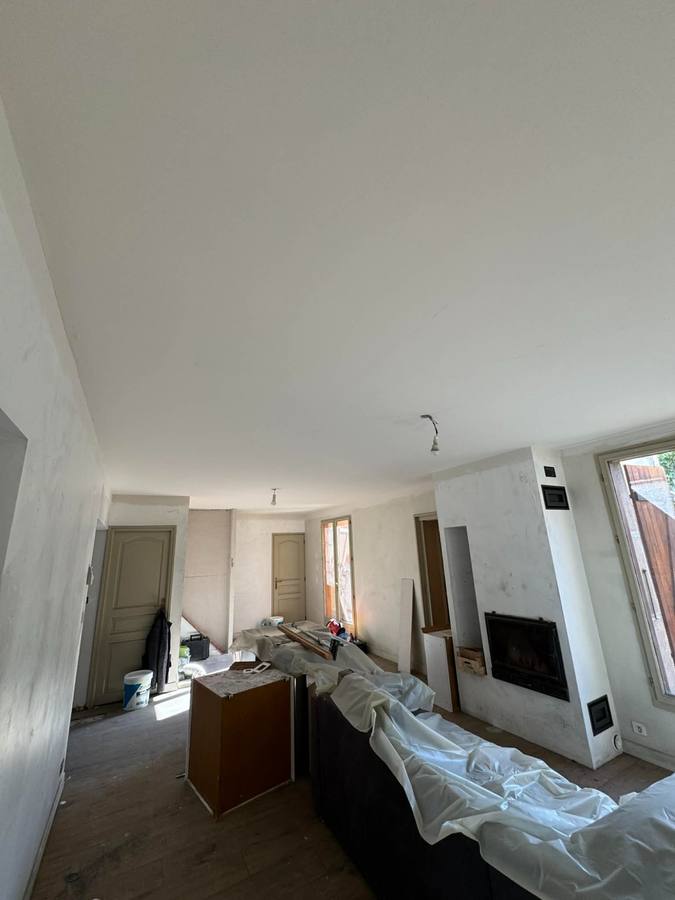 Plâtrerie et ratissage — Besançon, chantier RUSHITI Rénovation
