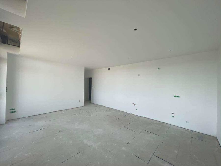 Isolation intérieure puis mise en peinture d'un appartement