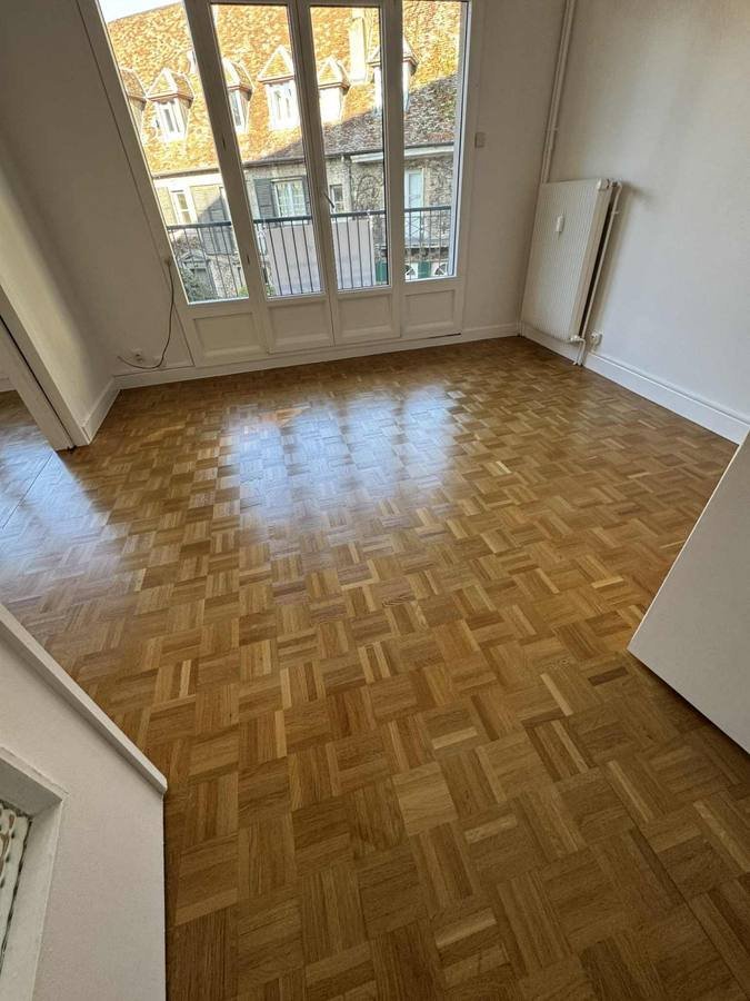 Parquet mosaïque poncé et vitrifié, chantier RUSHITI Rénovation